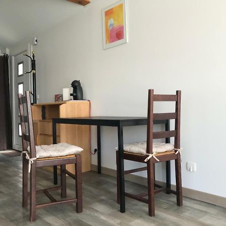 Joli Studio Au Calme Lägenhet Bassens  Exteriör bild