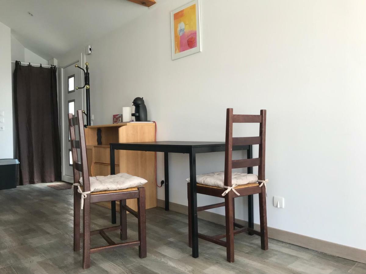 Joli Studio Au Calme Lägenhet Bassens  Exteriör bild