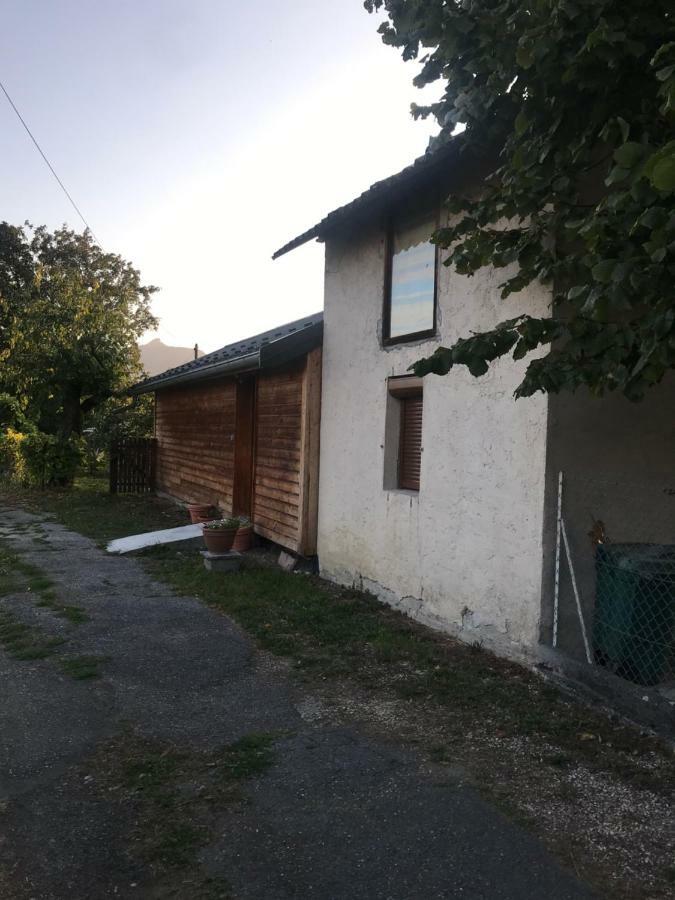 Joli Studio Au Calme Lägenhet Bassens  Exteriör bild